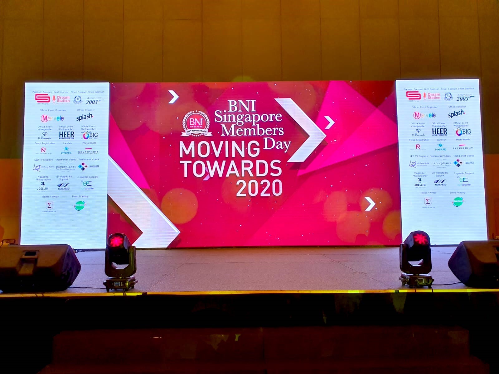 Backdrop Là Gì? Backdrop Đóng Vai Trò Gì Trong Sự Kiện