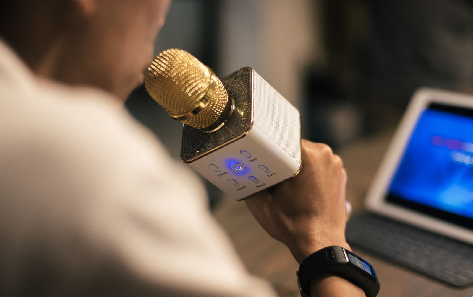 Hướng Dẫn Cách Chọn Mua Micro Không Dây Phù Hợp