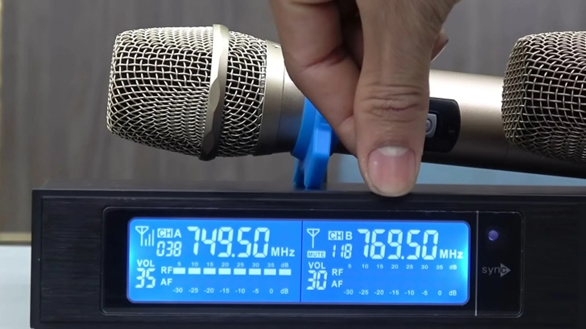 Hướng Dẫn Cách Lấy Lại Tần Số Micro Không Dây