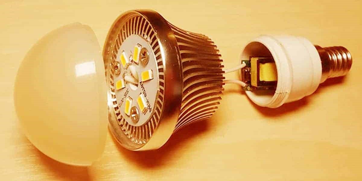 Nguyên Nhân Và Cách Sửa Bóng Đèn LED Đơn Giản Và Nhanh Chóng Nguyên Nhân Và Cách Sửa Bóng Đèn LED Đơn Giản Và Nhanh Chóng