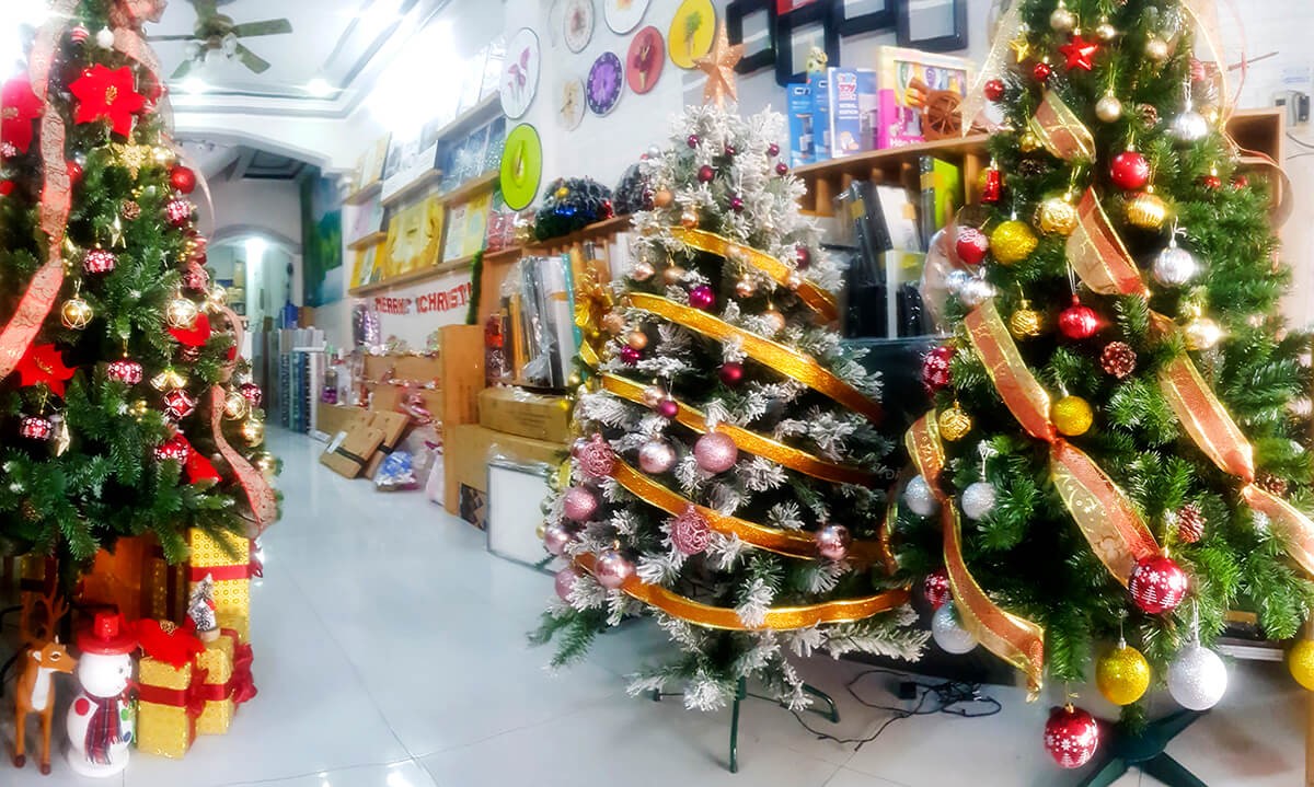 Ý Tưởng Cách Trang Trí Noel Cho Shop Quần Áo Siêu Đẹp