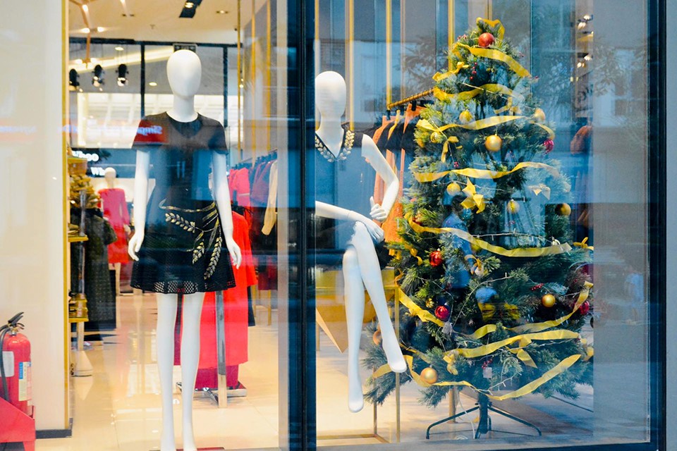 Ý Tưởng Cách Trang Trí Noel Cho Shop Quần Áo Siêu Đẹp