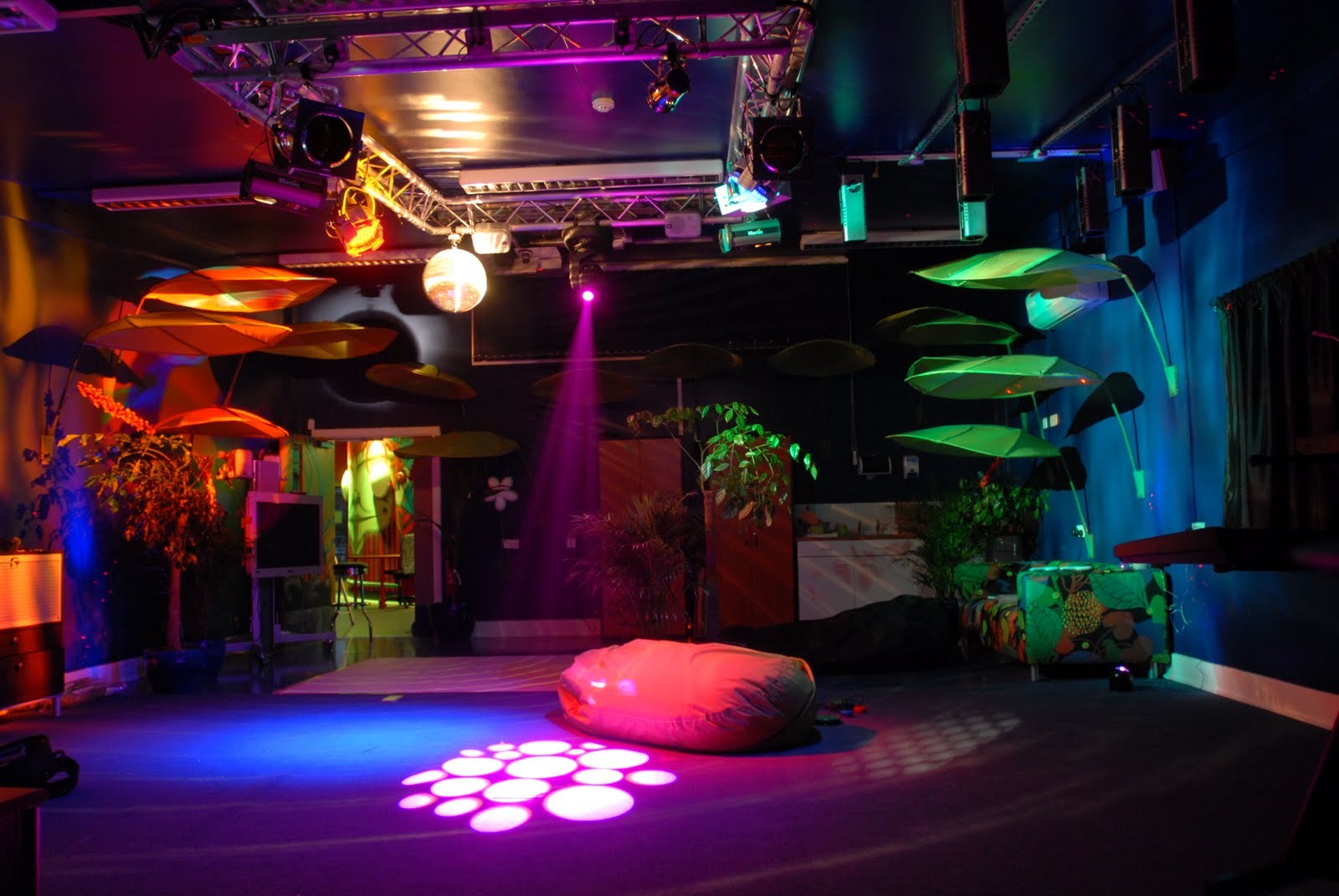 Báo Giá Chi Phí Thuê Âm Thanh Ánh Sáng TPHCM