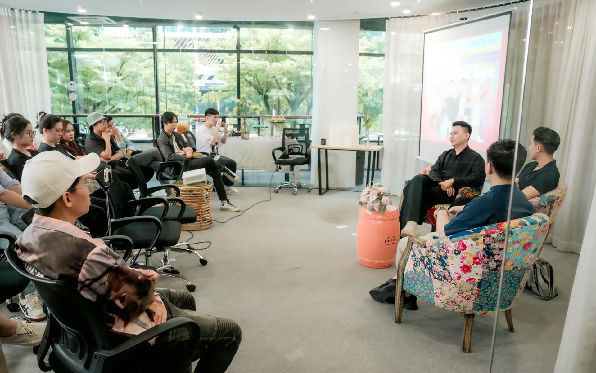 Cho Thuê Bàn Ghế Talkshow Giá Tốt, Đa Dang Mẫu Mã Cho Thuê Bàn Ghế Talkshow Giá Tốt, Đa Dang Mẫu Mã