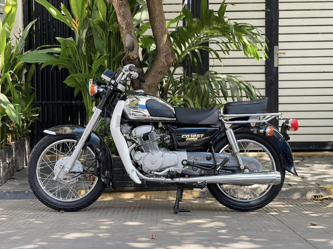 Cho Thuê Xe Honda CD Benly Cổ Giá Tốt Tại TPHCM