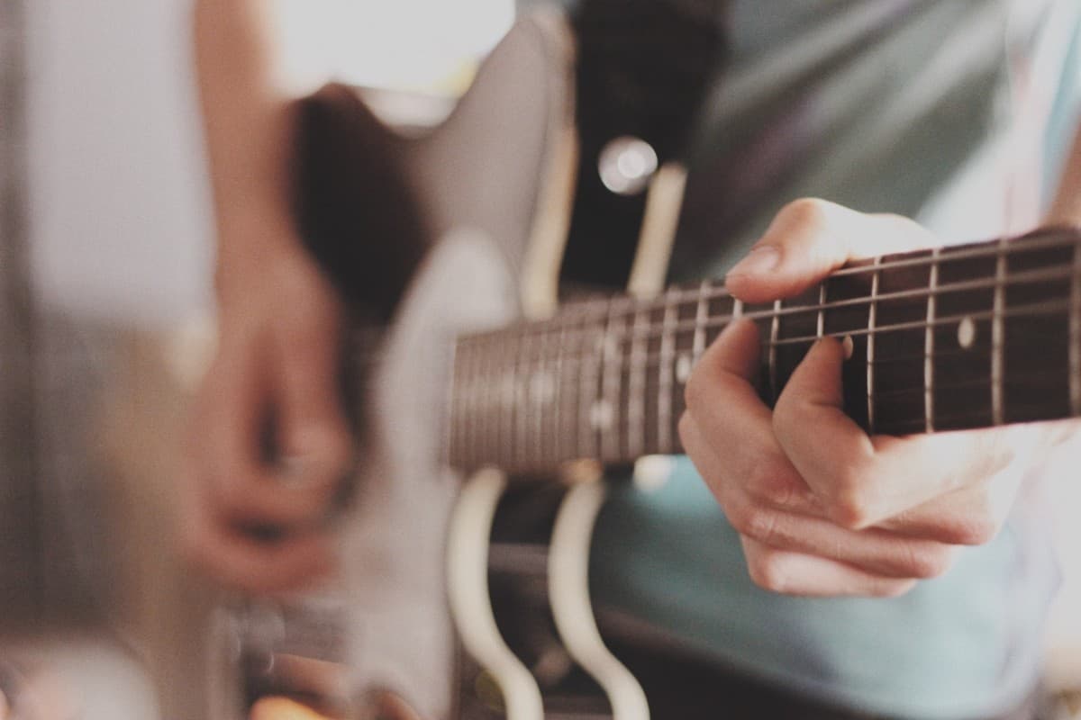 Đàn Guitar Bass Là Gì? Cấu Tạo Và Vai Trò Của Guitar Bass Là Gì? Đàn Guitar Bass Là Gì? Cấu Tạo Và Vai Trò Của Guitar Bass Là Gì?