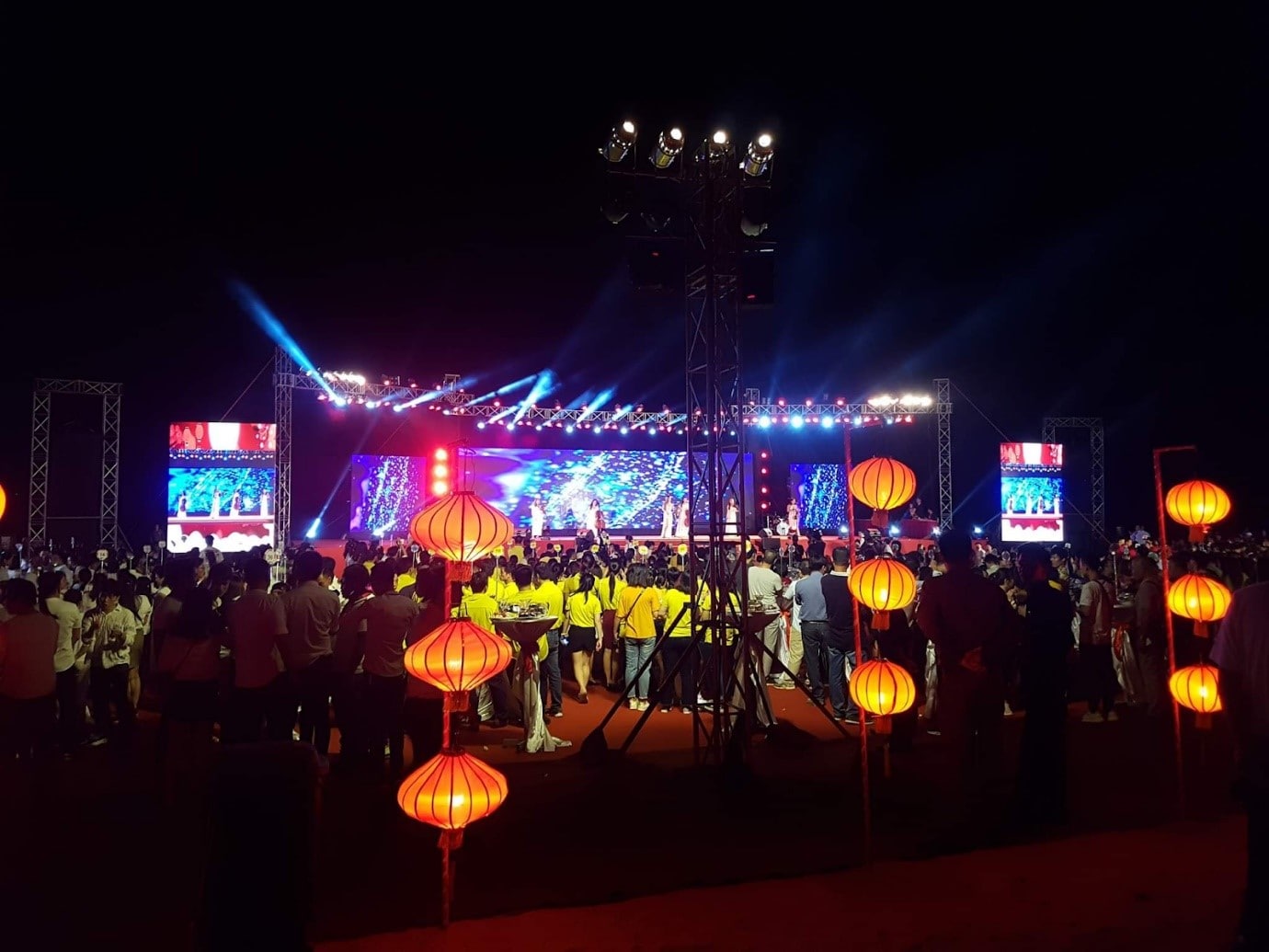 Lưu Ý Khi Thuê Màn Hình LED Trung Thu: Nâng Tầm Lễ Hội, Lan Tỏa Niềm Vui Trọn Vẹn Lưu Ý Khi Thuê Màn Hình LED Trung Thu: Nâng Tầm Lễ Hội, Lan Tỏa Niềm Vui Trọn Vẹn