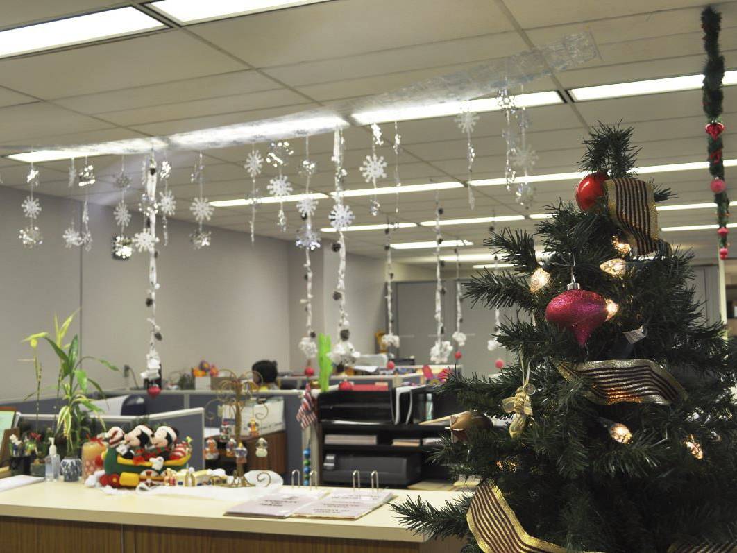 6 Ý Tưởng Trang Trí Noel Văn Phòng Đẹp, Ấm Áp