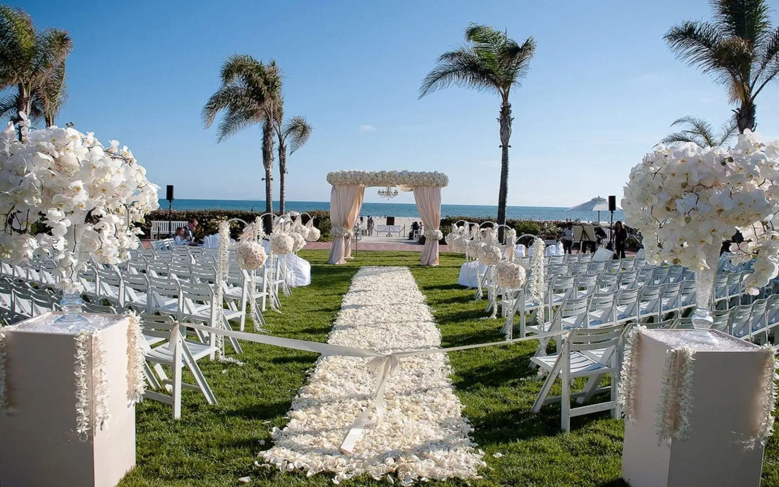 Bỏ Túi Cách Lên Ý Tưởng Trang Trí Tiệc Cưới Ngoài Trời Độc Đáo Bỏ Túi Cách Lên Ý Tưởng Trang Trí Tiệc Cưới Ngoài Trời Độc Đáo