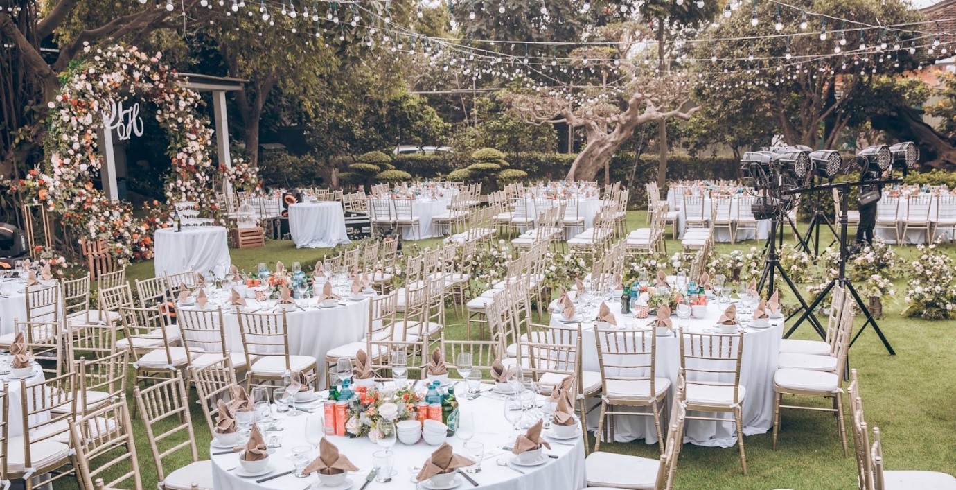 Bỏ Túi Cách Lên Ý Tưởng Trang Trí Tiệc Cưới Ngoài Trời Độc Đáo Bỏ Túi Cách Lên Ý Tưởng Trang Trí Tiệc Cưới Ngoài Trời Độc Đáo