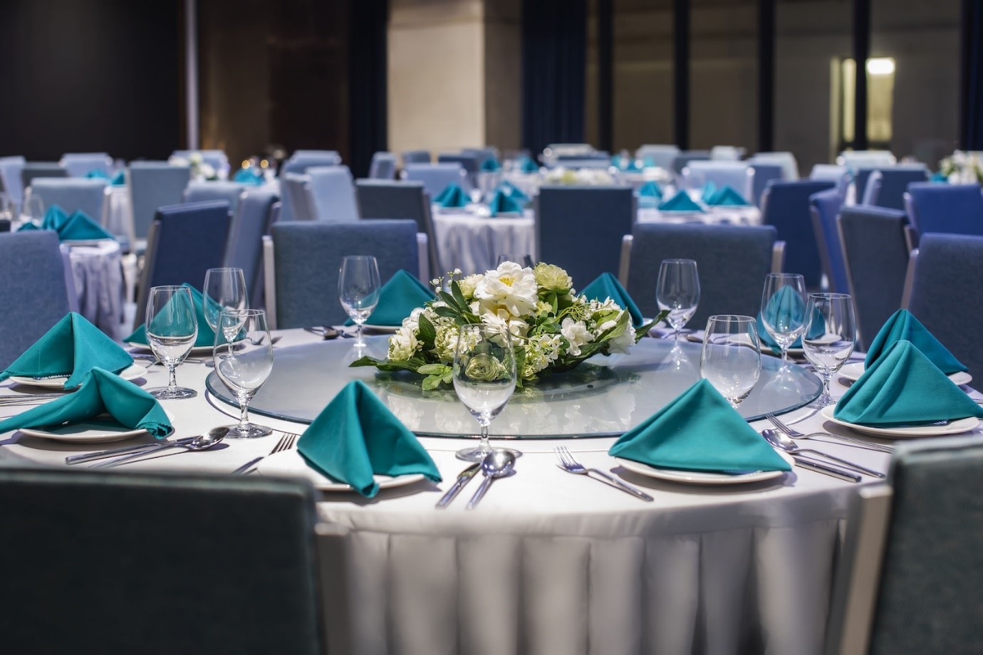 Ý Tưởng Trang Trí Tiệc Tất Niên Công Ty Bắt Mắt Và Đáng Nhớ Ý Tưởng Trang Trí Tiệc Tất Niên Công Ty Bắt Mắt Và Đáng Nhớ